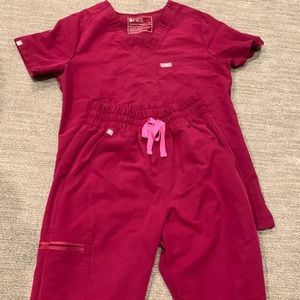FIGS XS women’s dark magenta one pocket scrub top+ XS high waisted petite jogger